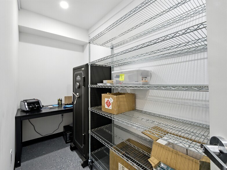 More Photos Of 831 Hamilton St, Somerset Freestanding For Sale