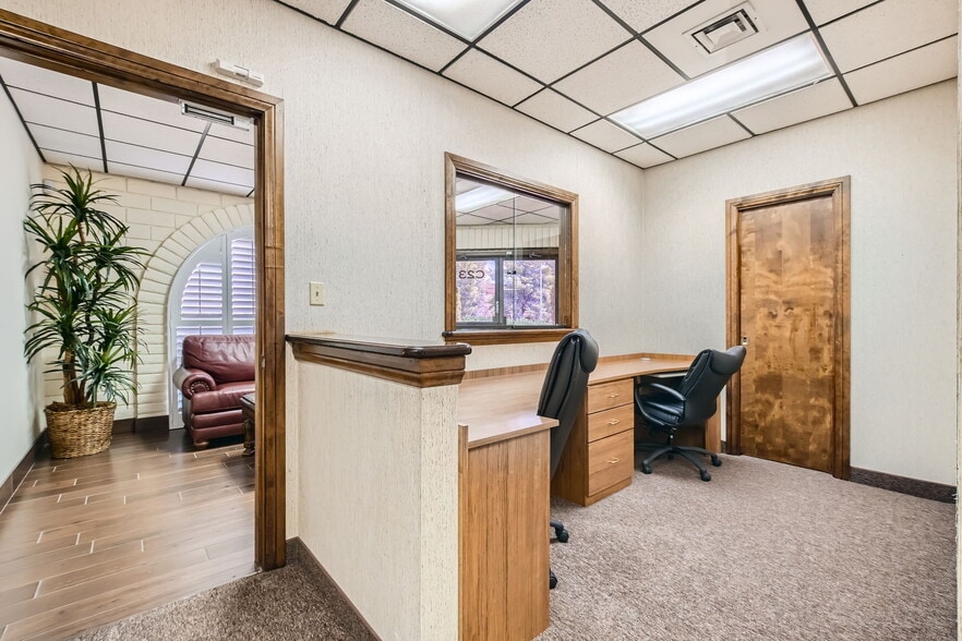 More Photos Of 601 S Rancho Dr, Las Vegas Medical For Sale