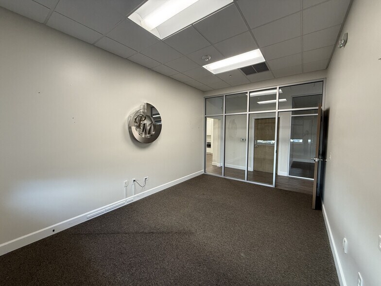 More Photos Of 8010 25th Ct E, Sarasota Industrial For Lease