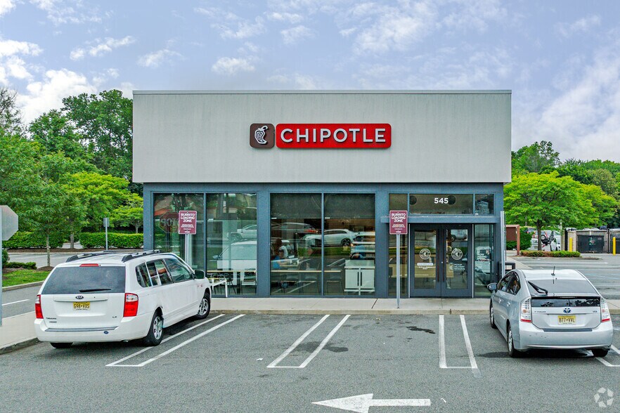 More Photos Of 545 N State Rt 17, Paramus Fast Food For Sale