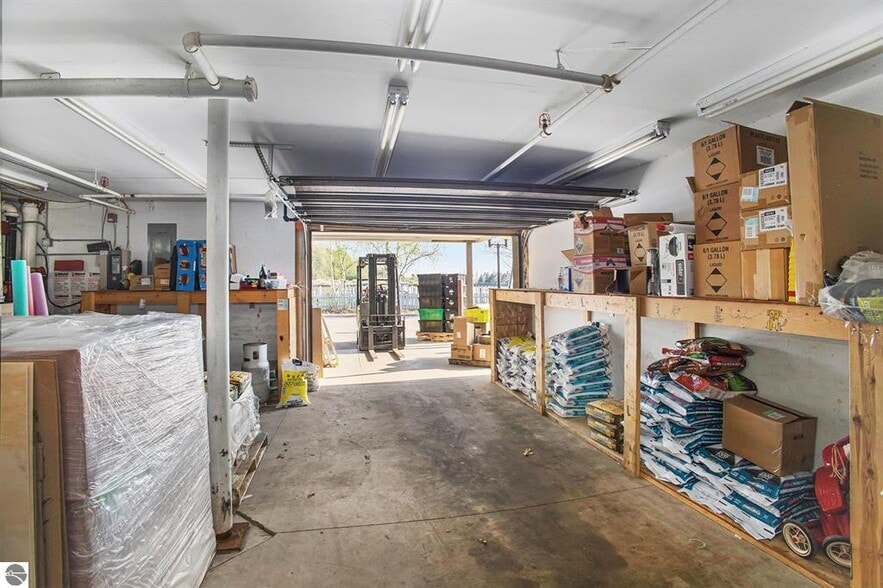 More Photos Of 310 Main St, Frankfort Storefront For Sale