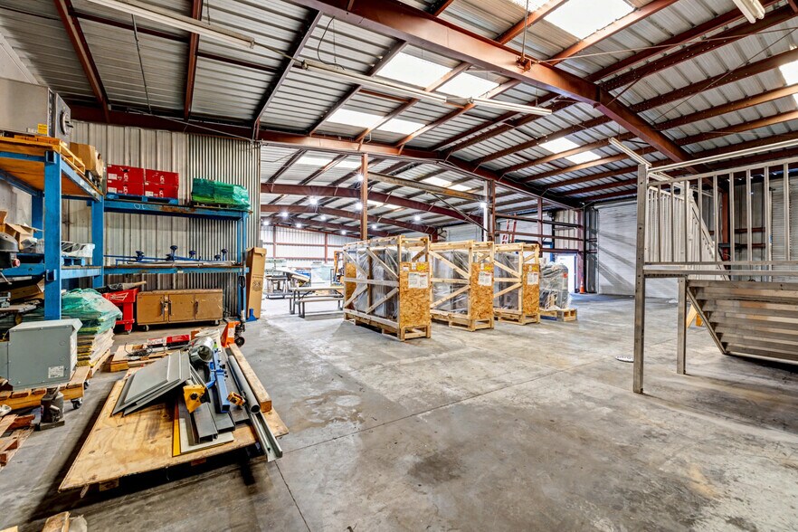 More Photos Of 3635 Polaris Ave, Las Vegas Industrial For Lease