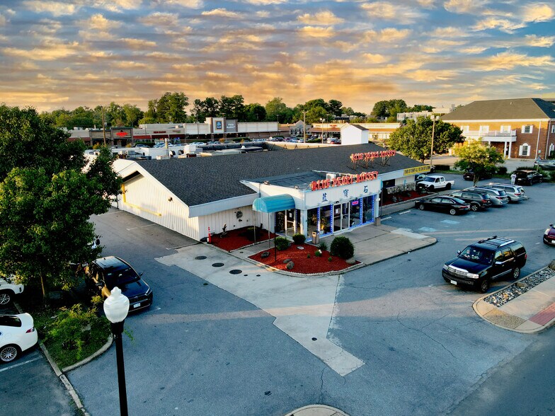 Primary Photo Of 6820 Commerce St, Springfield Restaurant For Sale
