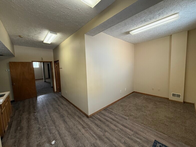 More Photos Of 108 Ball St, East Syracuse Flex For Lease