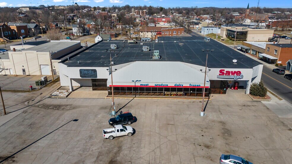 More Photos Of 121 S Sprigg St, Cape Girardeau Supermarket For Sale