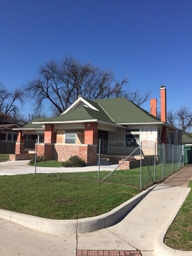More Photos Of 2800 Hemphill St, Fort Worth Office For Sale