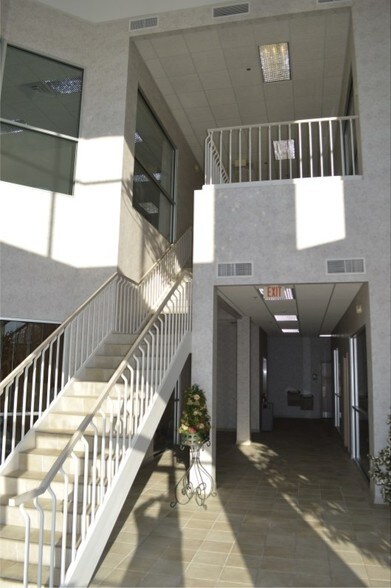 More Photos Of 3051 Progress Way, Kaukauna Medical For Lease