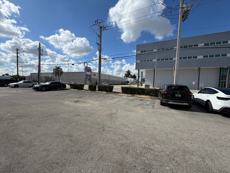 More Photos Of 3901 W 18th Ave, Hialeah Warehouse For Sale