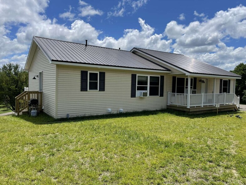 More Photos Of 446 Maples Rd, Milford Hotel For Sale
