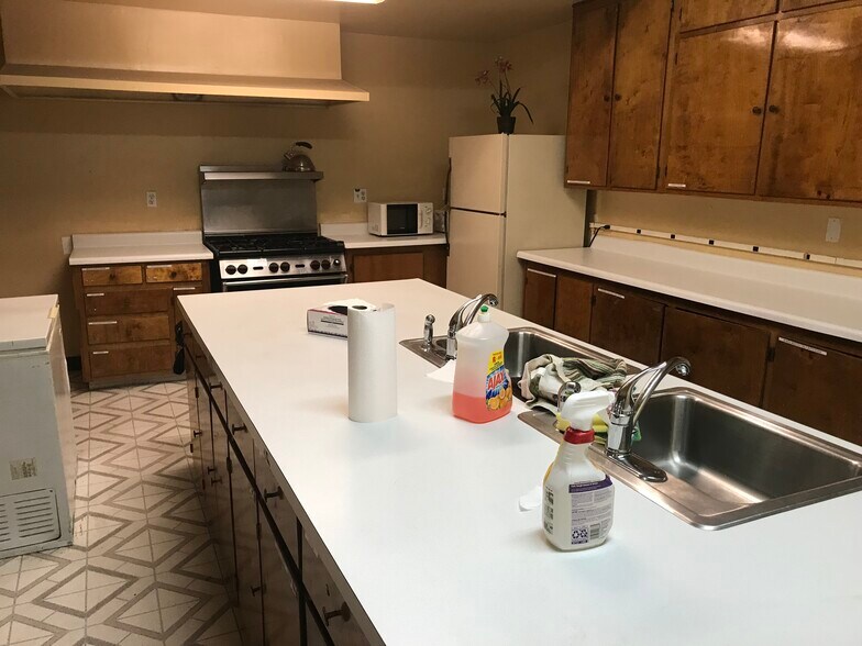 More Photos Of 55 E 18th St, Antioch Religious Facility For Sale