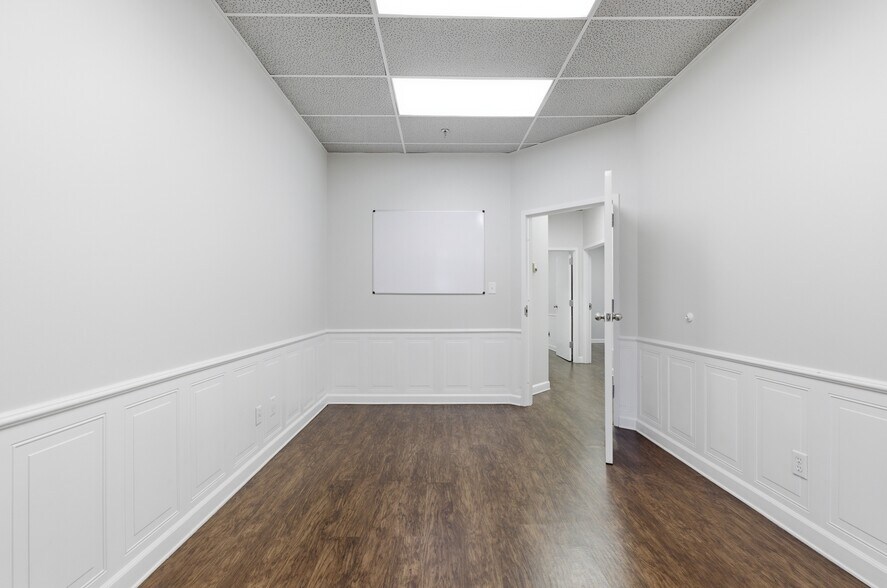 More Photos Of 104-176 Cude Ln, Madison Medical For Lease