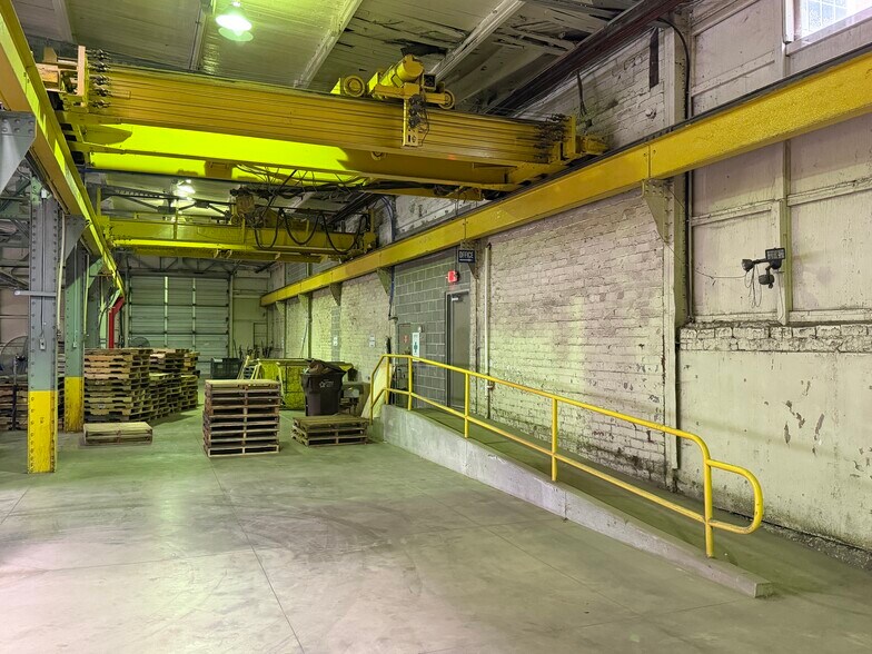 More Photos Of 816 N Milan St, Canal Fulton Warehouse For Sale