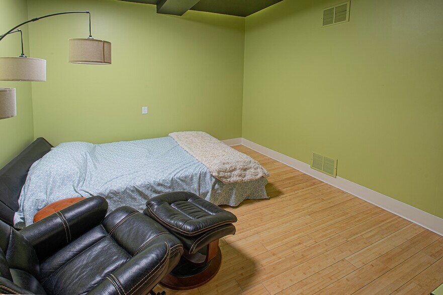 More Photos Of 270 Pleasant St, Northampton Office For Sale