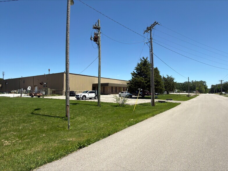 More Photos Of 232 W Pearl St, Jonesboro Industrial For Sale