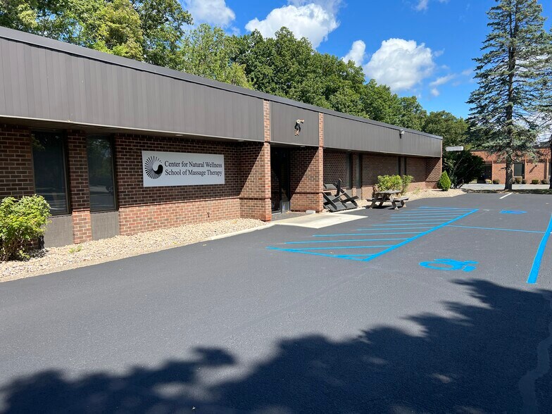 More Photos Of 14 Computer Dr W, Colonie Office For Lease