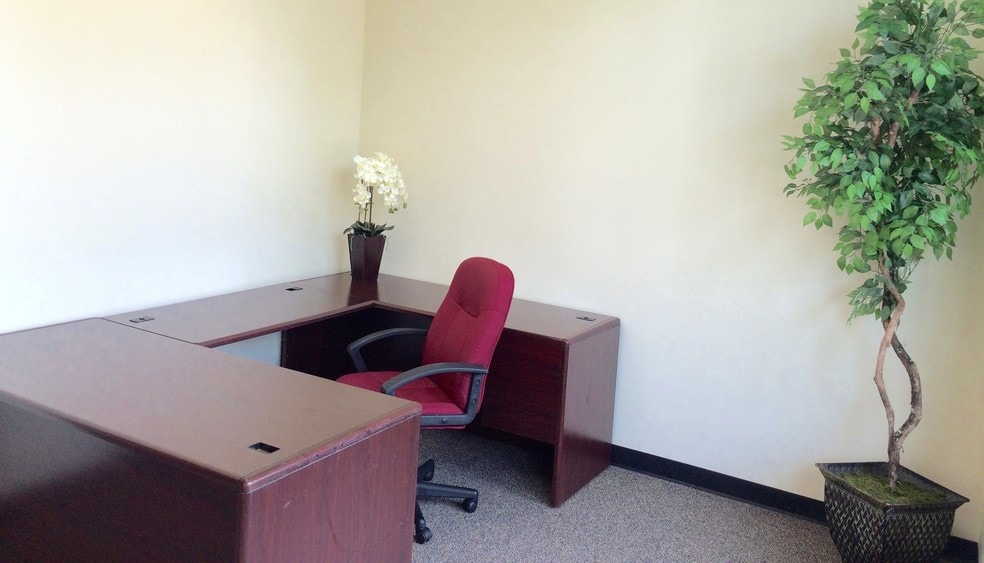 More Photos Of 819 SE 14th Loop, Battle Ground Office For Lease