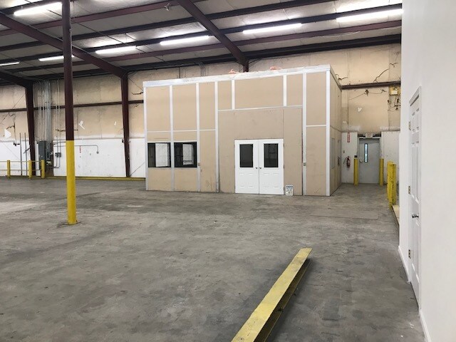 More Photos Of 2709 Walkup Ave, Monroe Warehouse For Lease