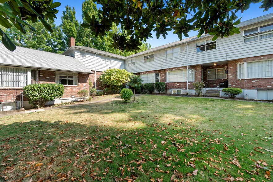 More Photos Of 50 Northshore Rd, Lake Oswego Apartments For Sale