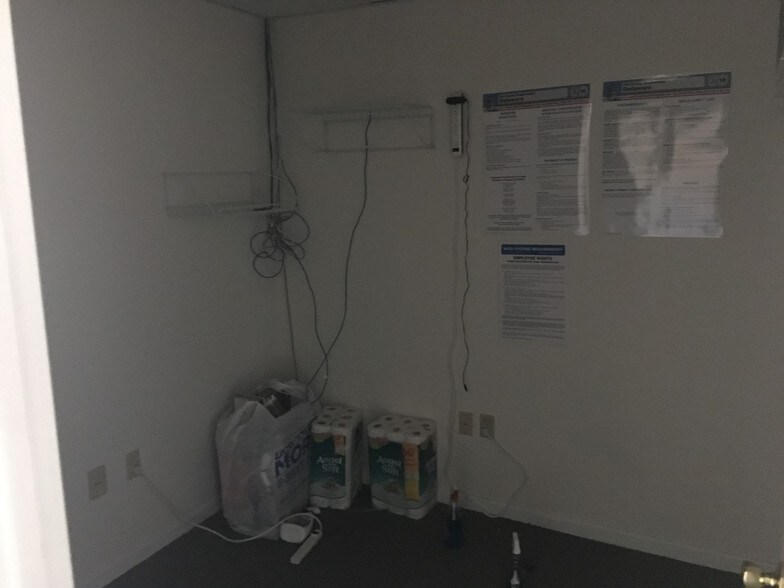 More Photos Of 838 Walker Sq, Dover Office For Sale