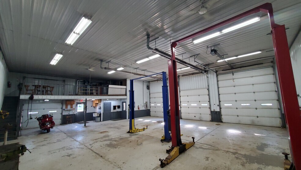 More Photos Of 9449 Genesee St, New Lothrop Auto Repair For Sale