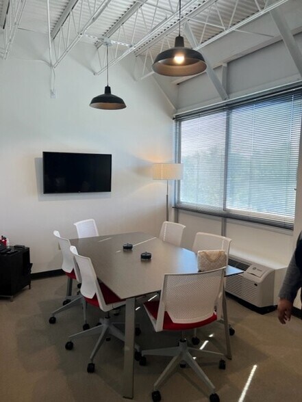 More Photos Of 95 White Bridge Pike, Nashville Loft Creative Space For Lease