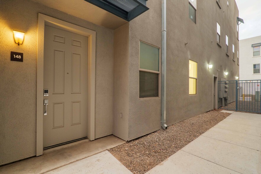 More Photos Of 610 E Roosevelt St, Phoenix Storefront Retail Residential For Sale