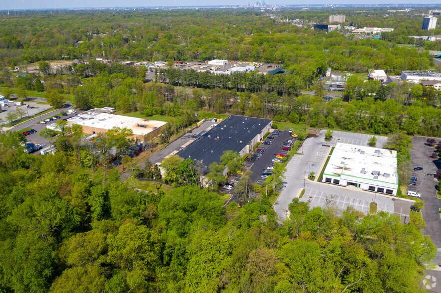 More Photos Of 1008 Astoria Blvd, Cherry Hill Light Manufacturing For Lease