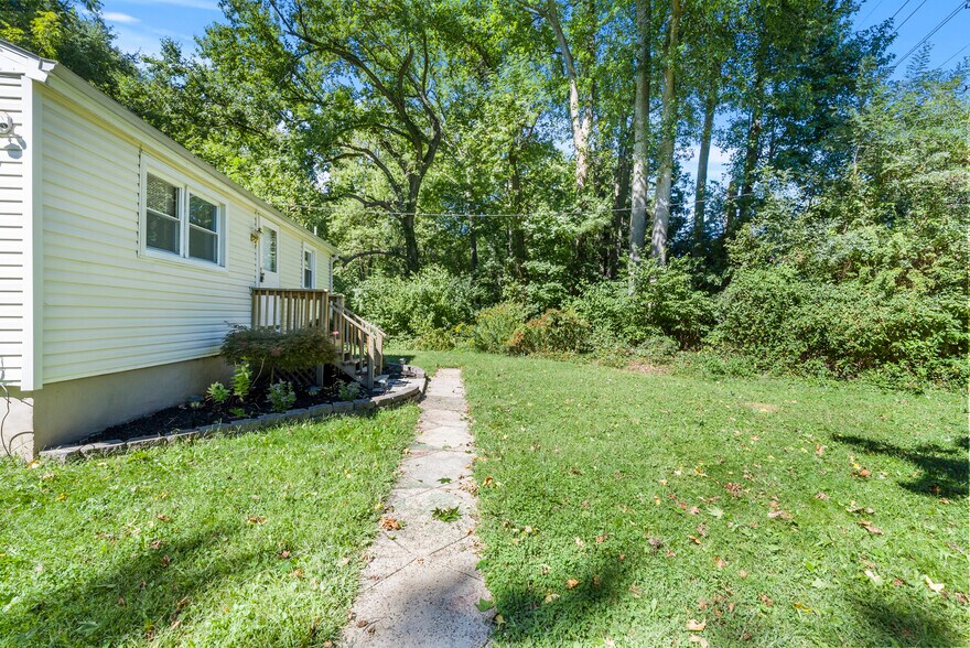 More Photos Of 2608 Mount Holly Rd, Burlington Land For Lease