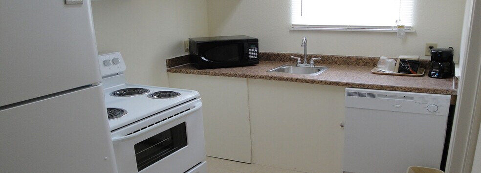 More Photos Of 2325 Oklahoma Ave, Woodward Hotel For Sale