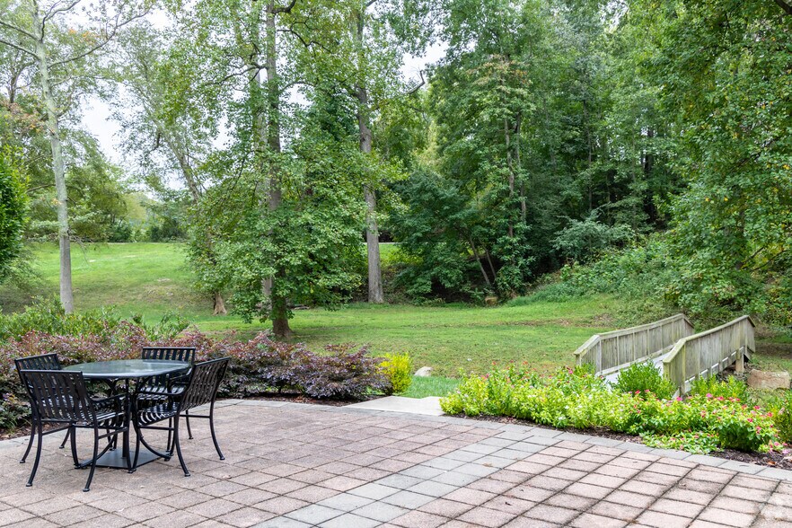 More Photos Of 7501 Boulder View Dr, North Chesterfield Unknown For Lease