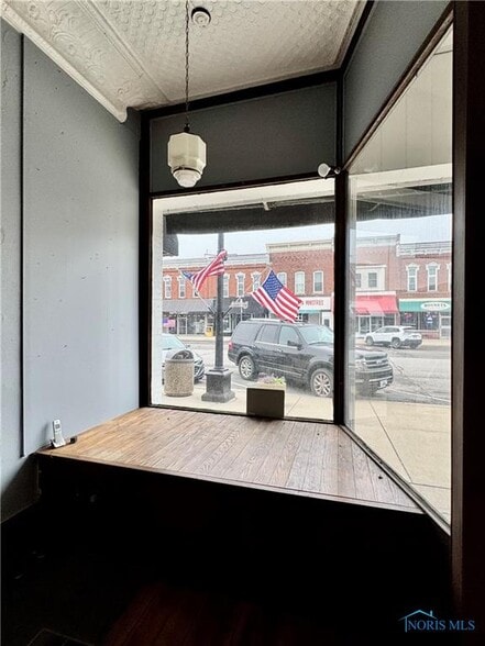 More Photos Of 123 N Michigan Ave, Edgerton Storefront Retail Office For Sale