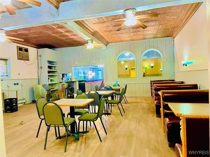 More Photos Of 1701 Pine Ave, Niagara Falls Restaurant For Sale