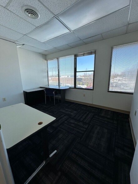 More Photos Of 8809 Sudley Rd, Manassas Office For Lease