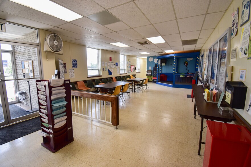 More Photos Of 3716 12th Ave E, Tuscaloosa Office For Sale