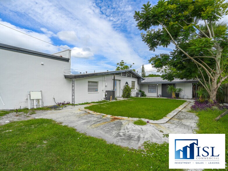 More Photos Of 2133-2145 Sarno Rd, Melbourne Freestanding For Lease