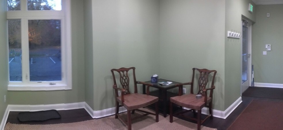 More Photos Of 437 Naubuc Ave, Glastonbury Office For Sale