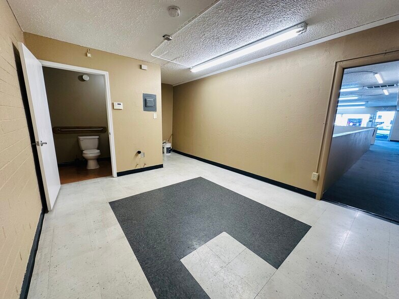 More Photos Of 600-608-640 Fry Blvd, Sierra Vista Unknown For Lease