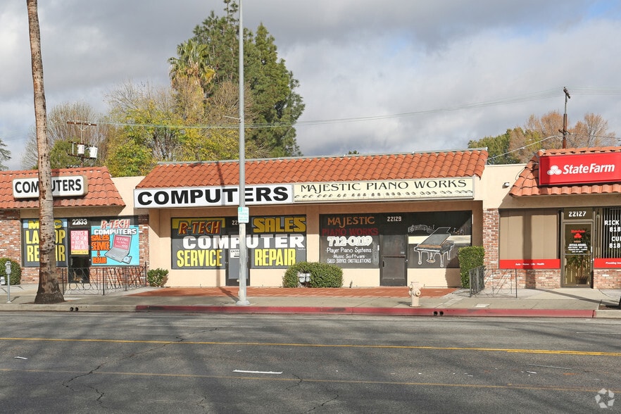 More Photos Of 22129-22131 Sherman Way, Canoga Park Freestanding For Lease