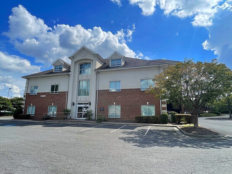 More Photos Of 10460 Park Rd, Charlotte Medical For Lease