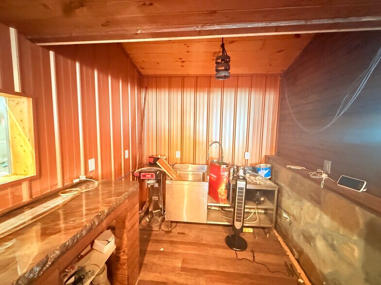 More Photos Of 16 Baby Back Pl, Pipestem Flex For Sale