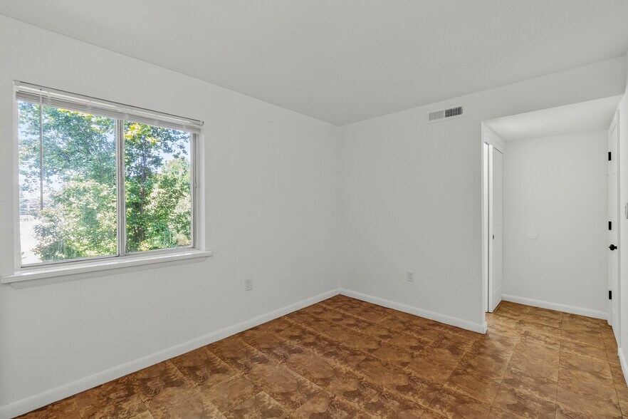 More Photos Of 7500 Prince Cole Ct, Manassas Apartments For Sale