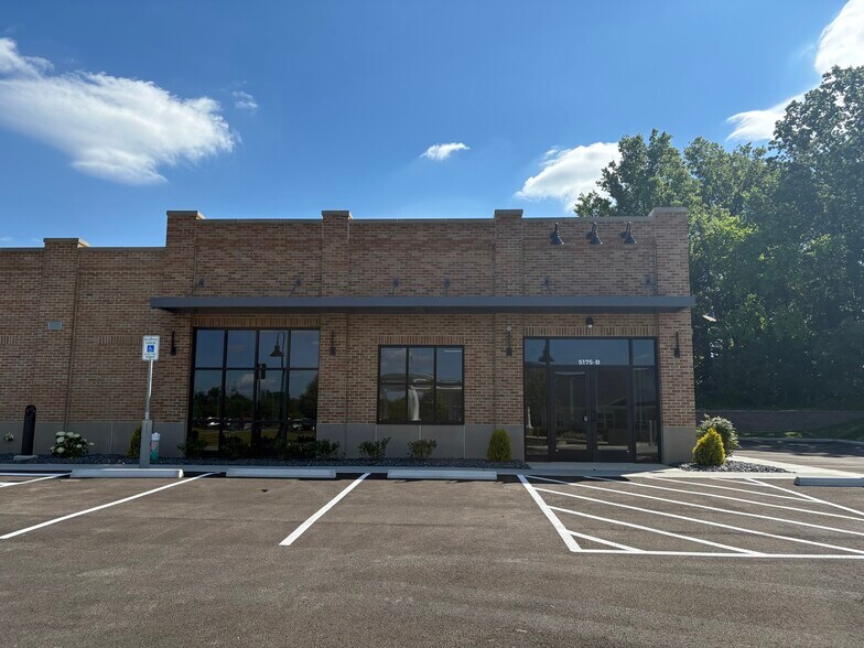 Primary Photo Of 5175 Forest Dr, New Albany Medical For Lease