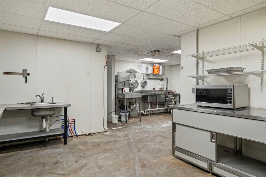 More Photos Of 205 Maple St, Overbrook Mixed Retail For Sale