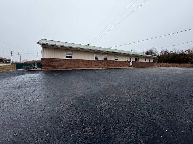 Primary Photo Of 106 Bosa Dr, Saint Robert Health Club For Sale