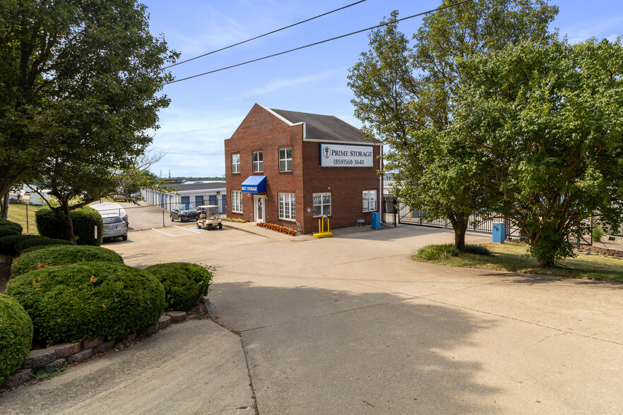 Primary Photo Of 112 Industry Pky, Nicholasville Self Storage For Lease