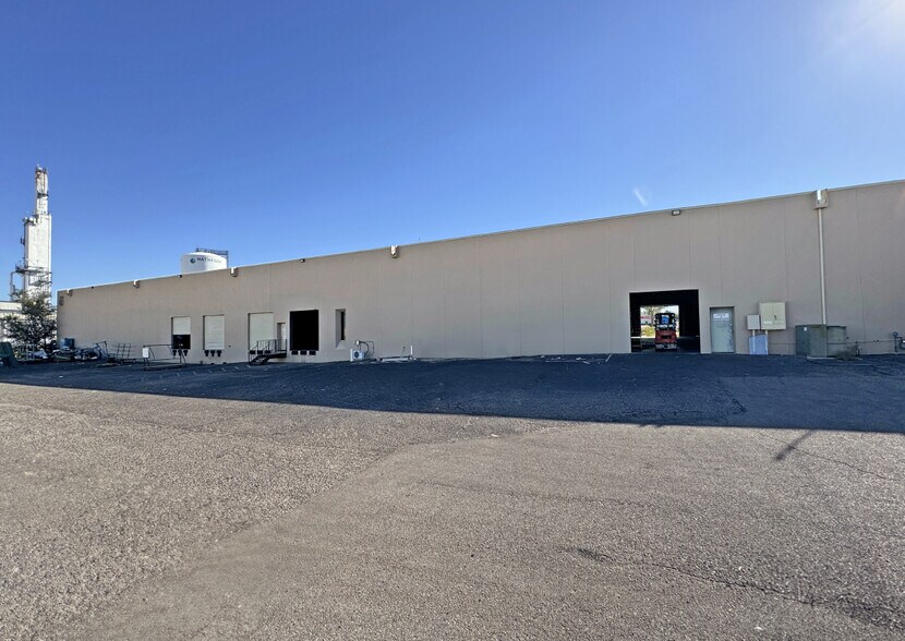 More Photos Of 4601 Paseo Del Norte NW, Albuquerque Warehouse For Lease