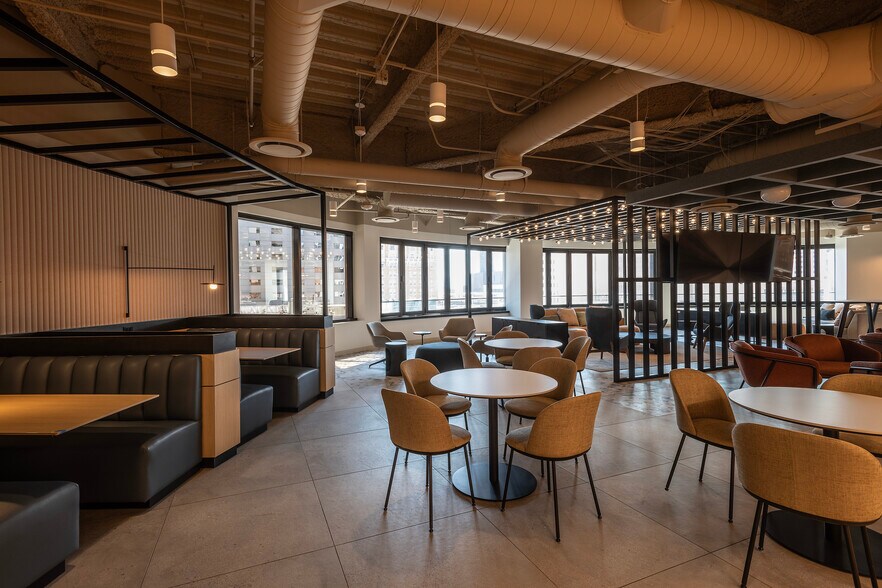 More Photos Of 1 N Central Ave, Phoenix Office For Lease