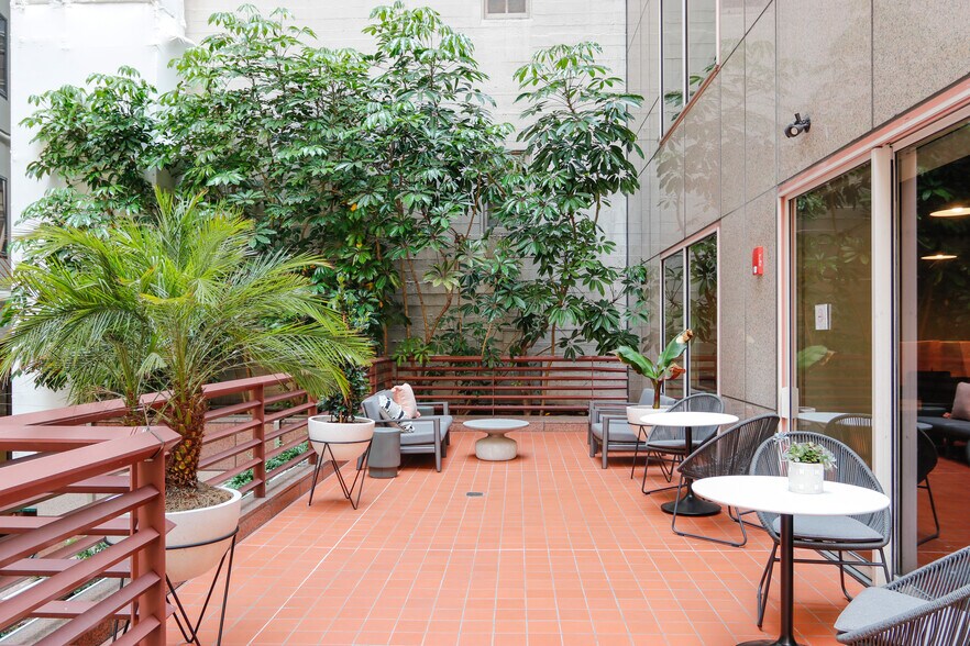 More Photos Of 333 Bush St, San Francisco Coworking Space