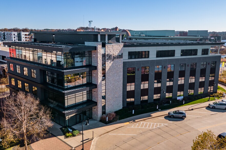 More Photos Of 215 Riverfront Ter, Eau Claire Office For Lease