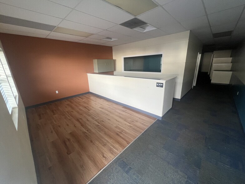 More Photos Of 1588-1692 Gravois Rd, High Ridge General Retail For Lease